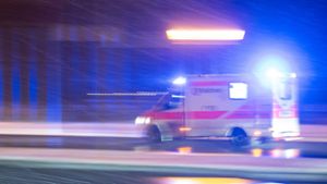 Hildburghausen: 17-Jähriger wird von Auto erfasst und schwer verletzt