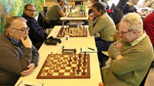 Schach, Bezirksoberliga: Sonneberg nach Scharmützeln am Damenflügel