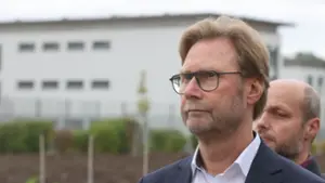 Von Politik in Wirtschaft: Ex-Minister wechselt zu Solarfirma in Thüringen